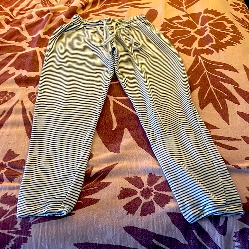 O’Neill cropped sweats